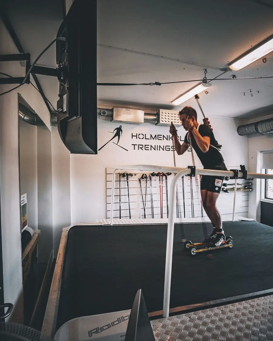 Utøver på mølle i testlab