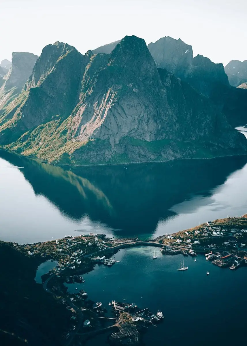 Fjord og fjell